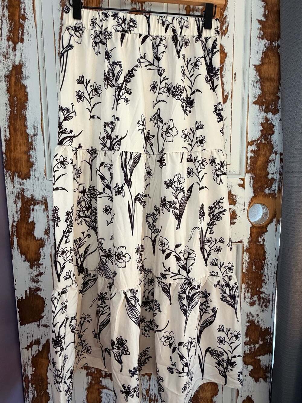 Tiered Maxi Skirt Size M Cream Black Floral Print Cottagecore Boho